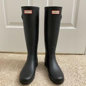 HUNTER black slim-fit rain boots